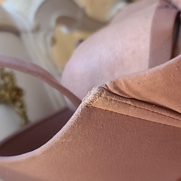 Victoria's Secret Plunging Underwire Bra. 38DD Bodt by Victoria - Picture 6 of 6